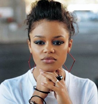 Fefe Dobson  nude photo