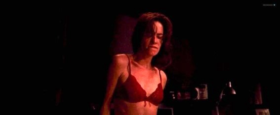 Lena Headey  nude photo