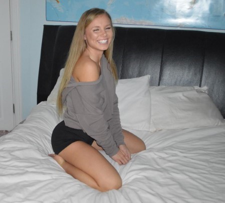 Monica Corgan  nude photo