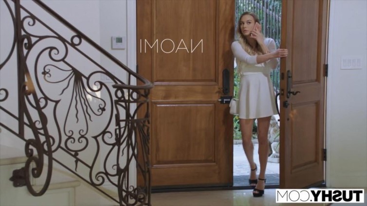 Naomi Swann  nude photo