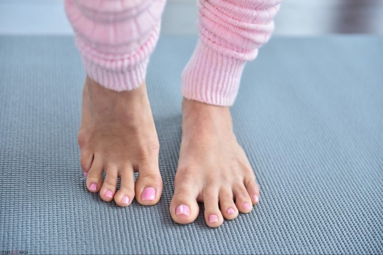 Naomi Swann  nude photo