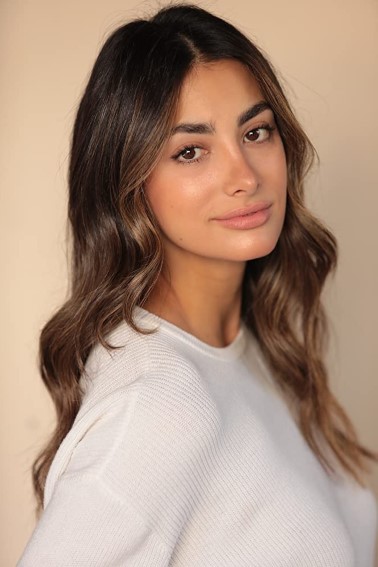 Olga Safari  nude photo