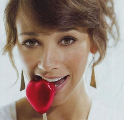 Rashida Jones  nude photo