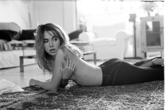 Suki Waterhouse  nude photo