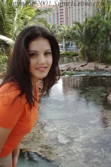 Sunny Leone  nude photo