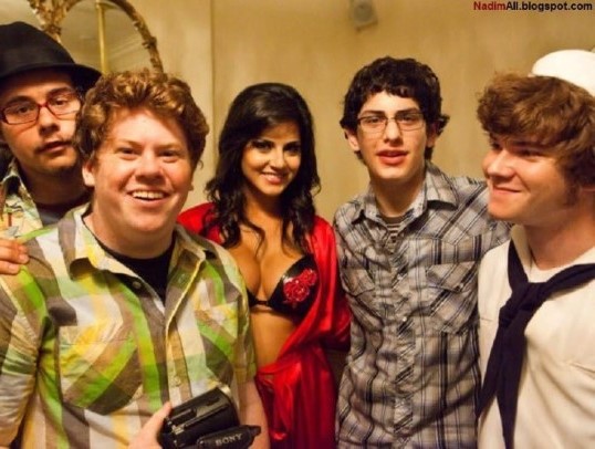 Sunny Leone  nude photo