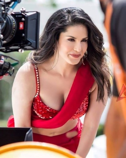 Sunny Leone  nude photo
