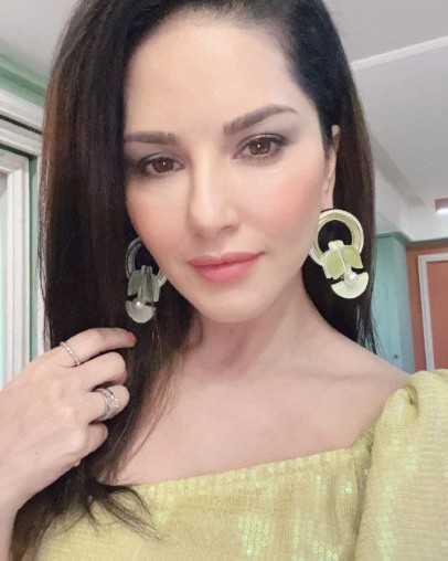 Sunny Leone  nude photo