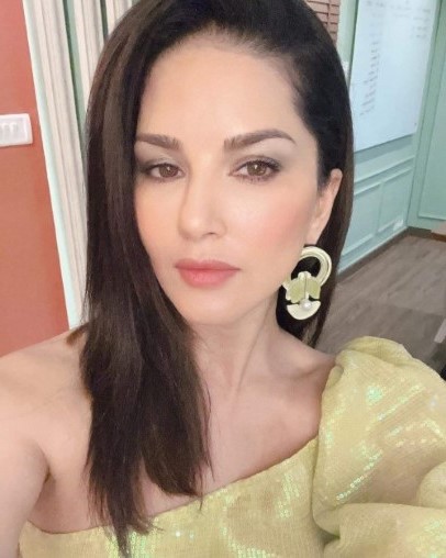 Sunny Leone  nude photo