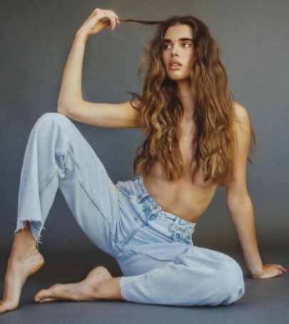 Zoi Mantzakanis  nude photo