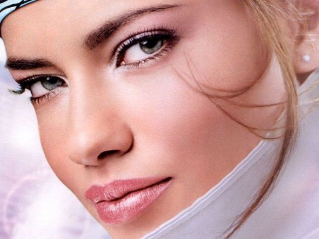 Adriana Lima Closeup Face  nude photo