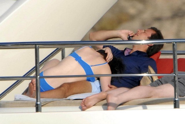 Anne Hathaway Blowjob  nude photo