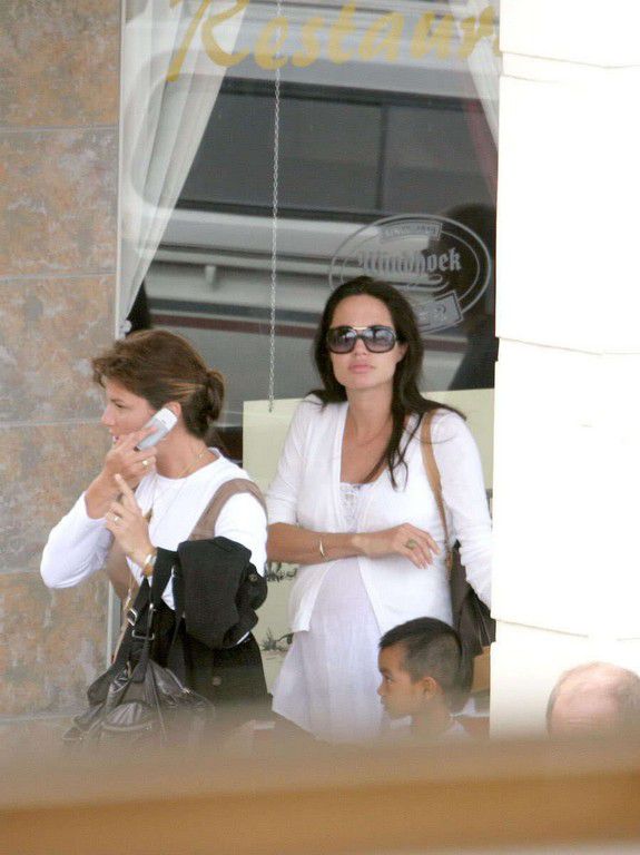 Brad Pitt Angelina Jolie  nude photo