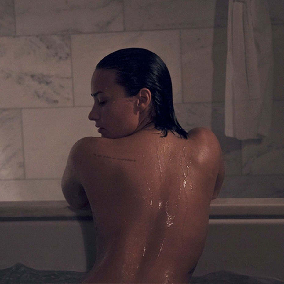 Demi Lovato Naked Photo Shoot  nude photo