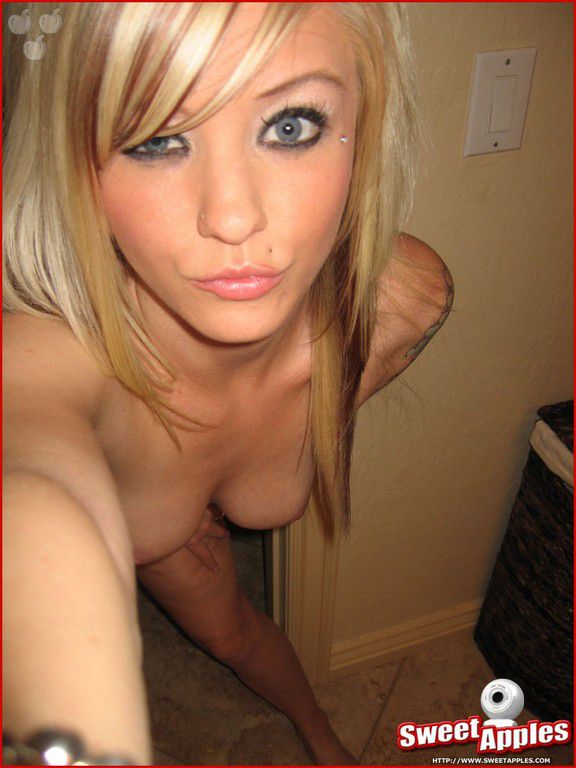 Hot Naked Blonde Amateurs  nude photo