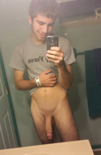 Hung Naked Guy Selfie  nude photo