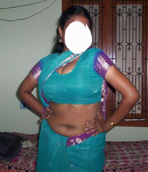 Indian Aunty Saree Navel  nude photo