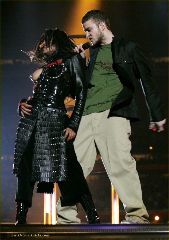 Janet Jackson 2004 Super Bowl Halftime Show  nude photo