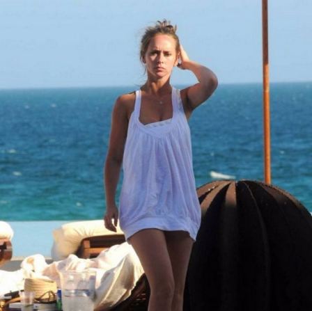 Jennifer Love Hewitt Play  nude photo