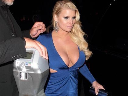 Jessica Simpson Takes Her Tig Ol Bitties Out For A Night On The Town  nude photo