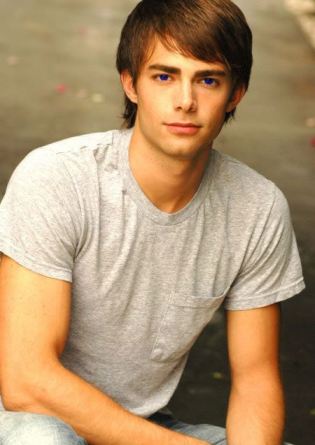 Jonathan Bennett  nude photo