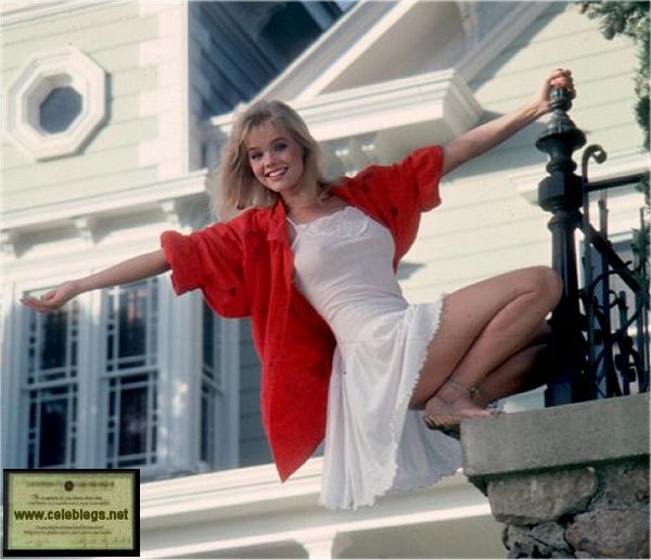 Julie Mccullough  nude photo