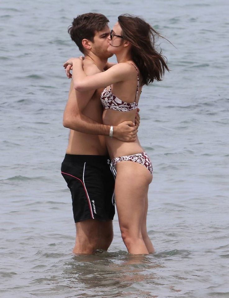 Keira Knightley Nude Beach Bikini Naked Photos  nude photo