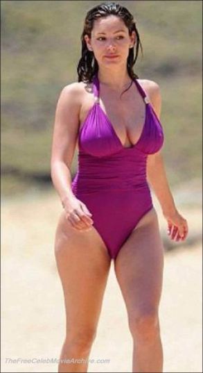Kelly Brook Camel Toe  nude photo