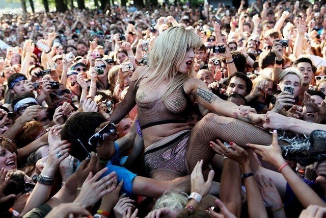 Lady Gaga Naked Crowd  nude photo