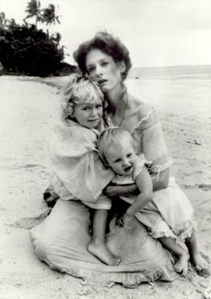 Lisa Pelikan Return To The Blue Lagoon  nude photo