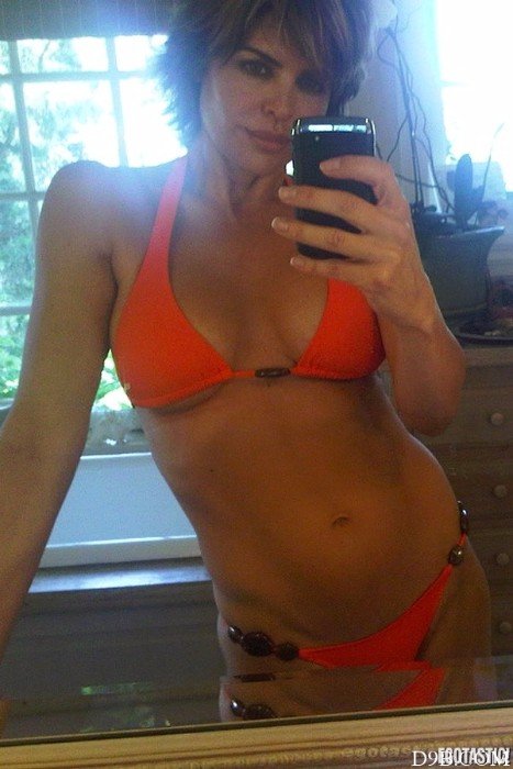 Lisa Rinna Hot  nude photo