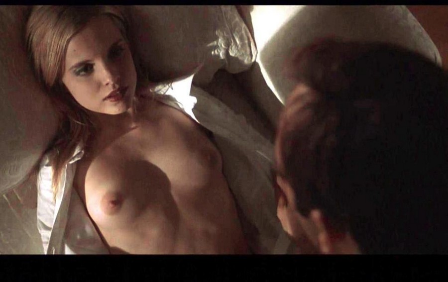 Mena Suvari Thora Birch Nude  nude photo