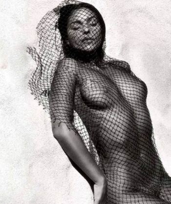 Monica Bellucci Naked Undressed Celebs  nude photo