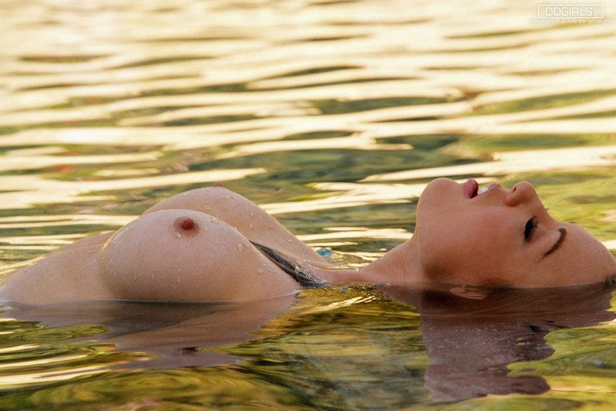 Naked Girl In Pool  nude photo