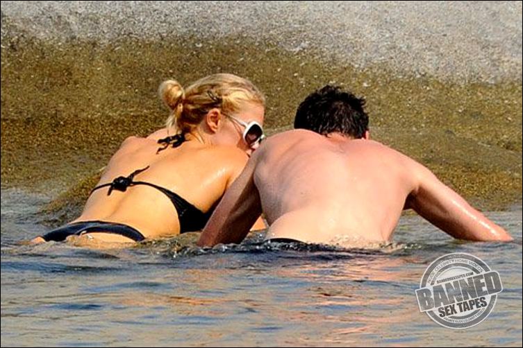 Paris Hilton Beach  nude photo