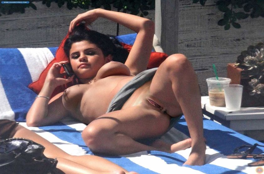 Selena Gomez Nude Pussy Boobs Topless  nude photo