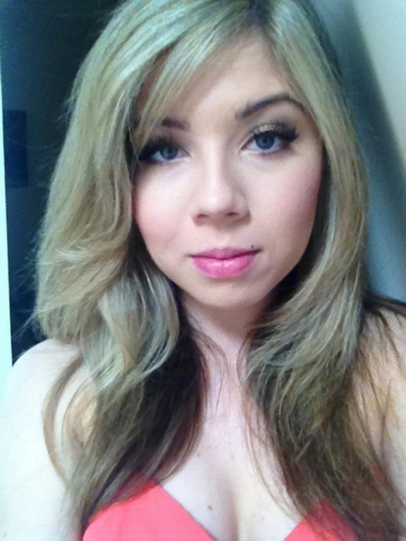 Sexy Jennette Mccurdy Selfie  nude photo