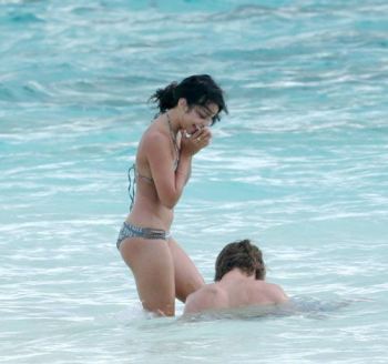 Zac Efron Vanessa Anne Hudgens Beach  nude photo